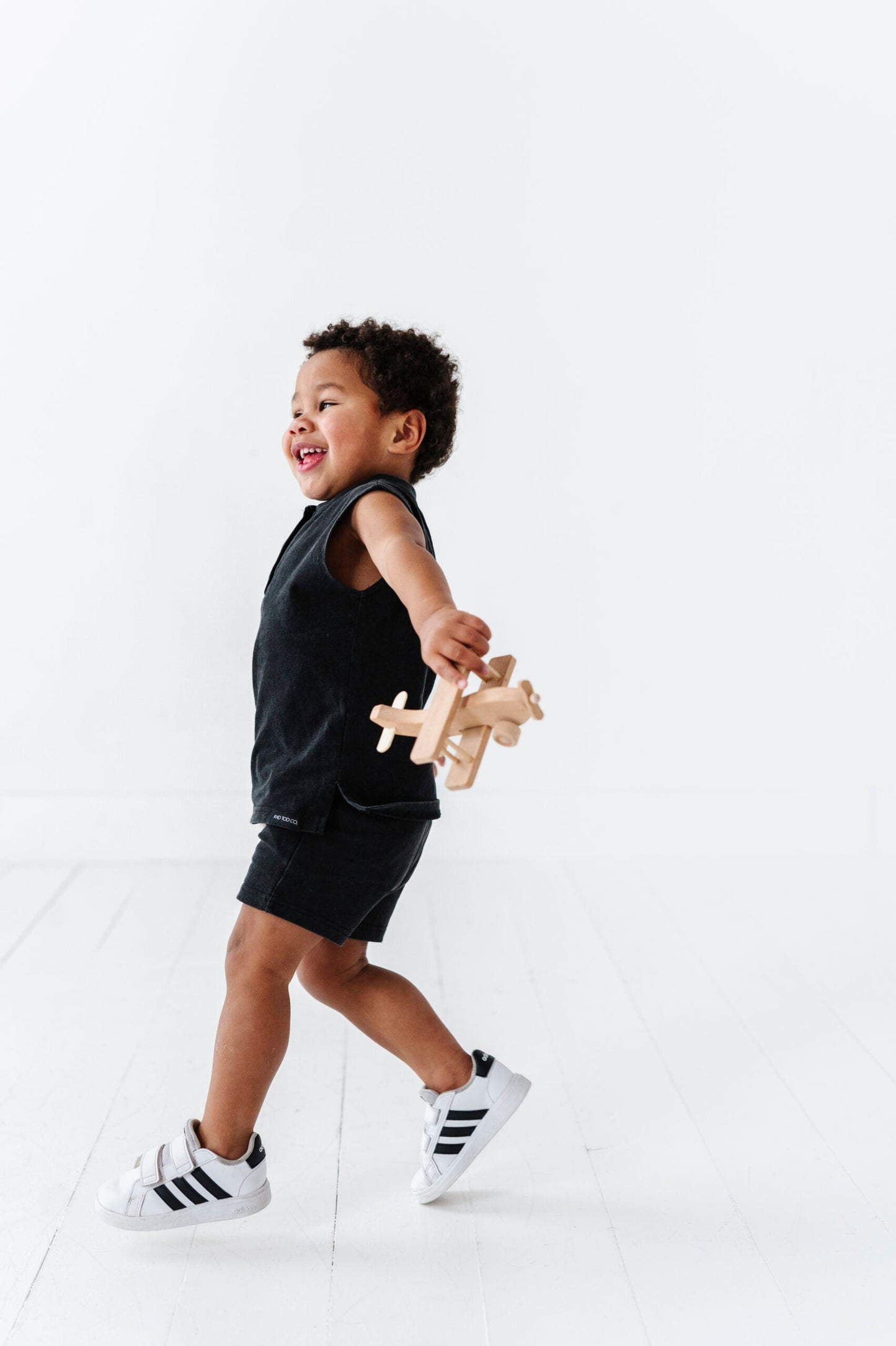 ACID WASH SHORTS - BLACK