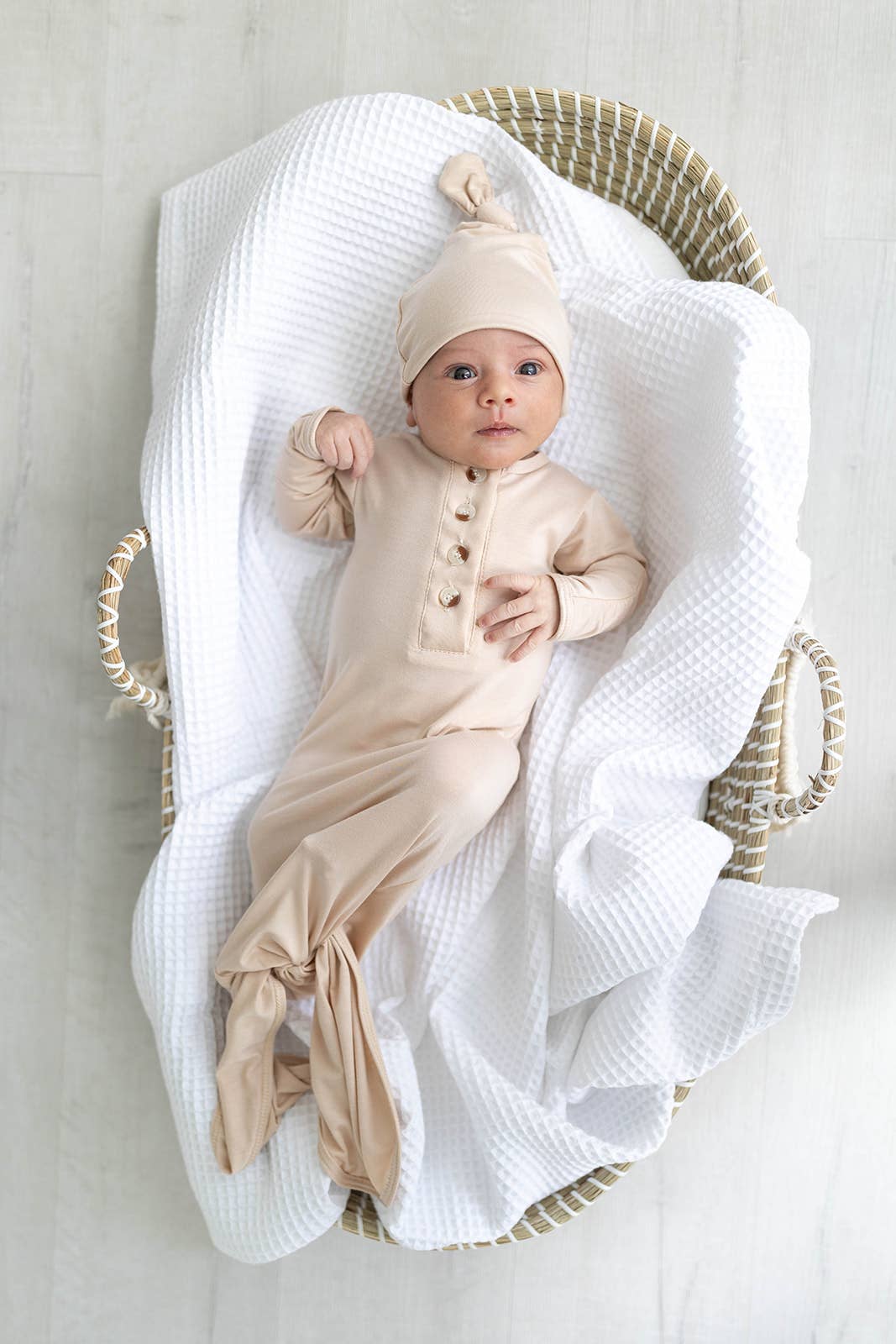 Newborn Knotted Baby Gown and Hat Set: Sand