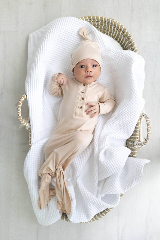 Newborn Knotted Baby Gown and Hat Set: Sand