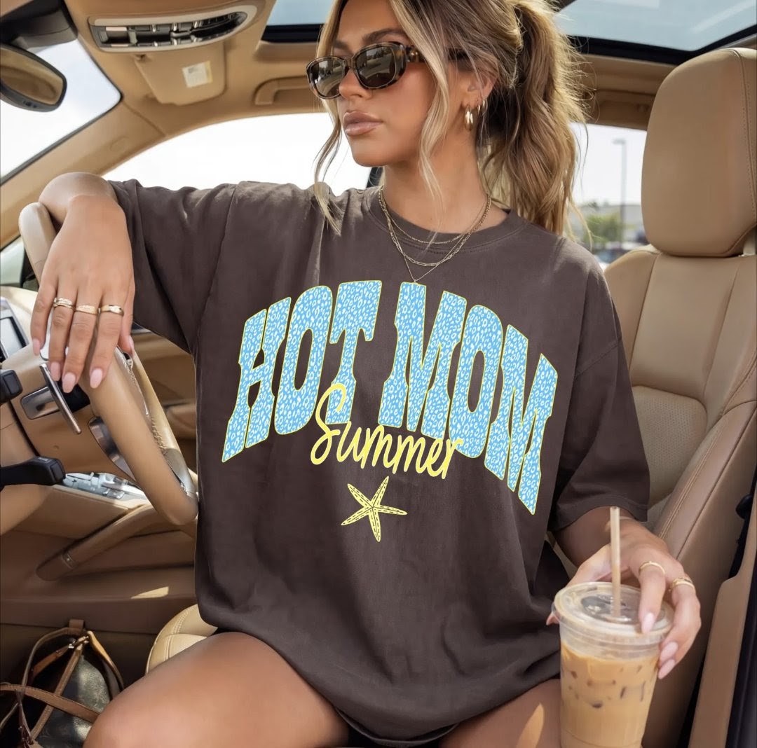 Hot Mom Summer Graphic T-shirt