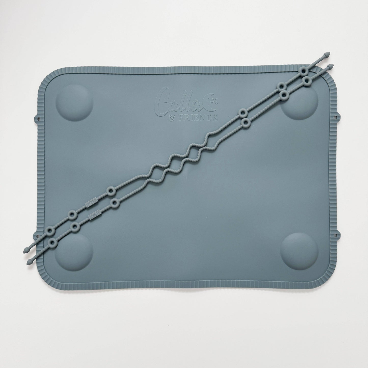 The Tidy Traveler - Solid Placemat Set: Black Checkered