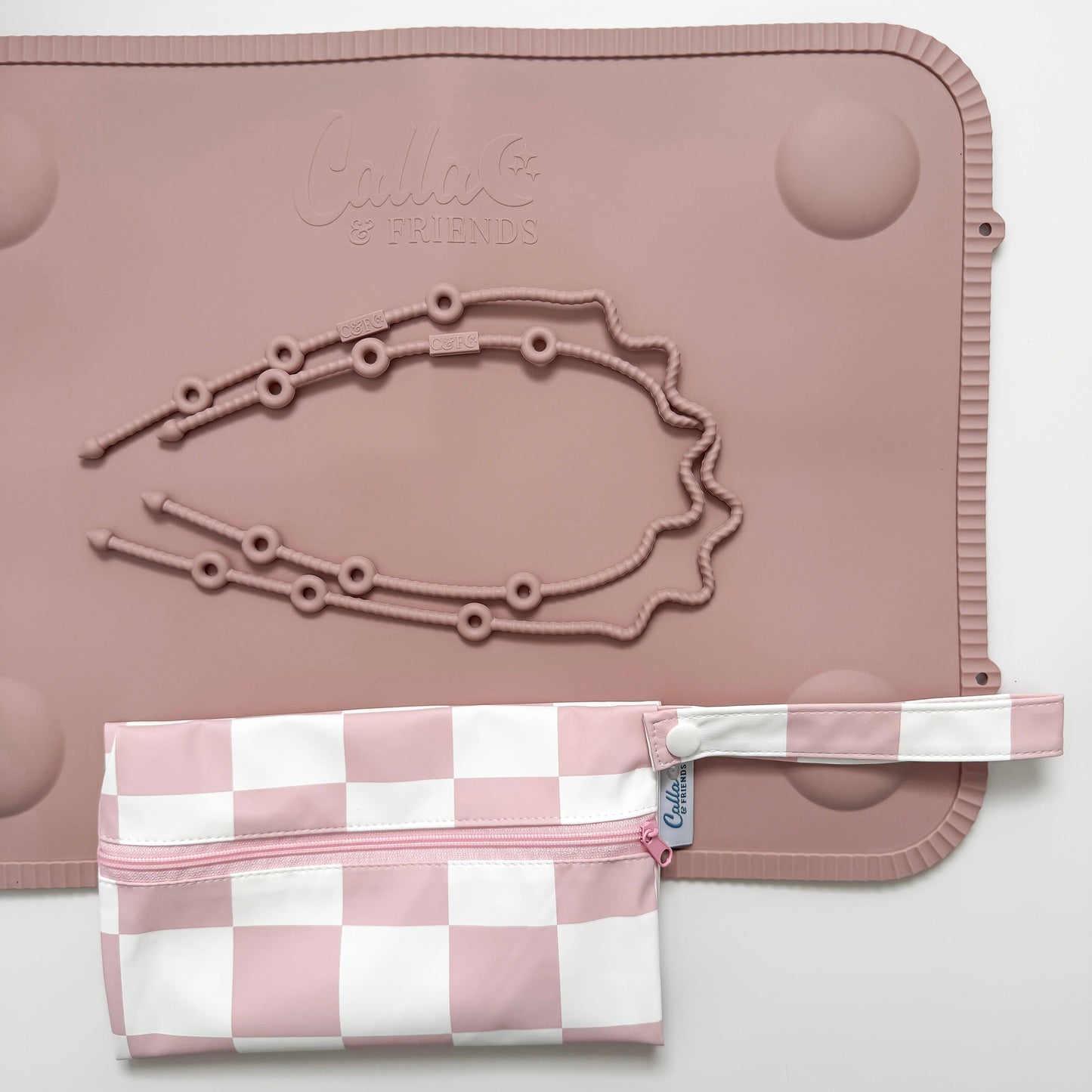 The Tidy Traveler - Solid Placemat Set: Black Checkered