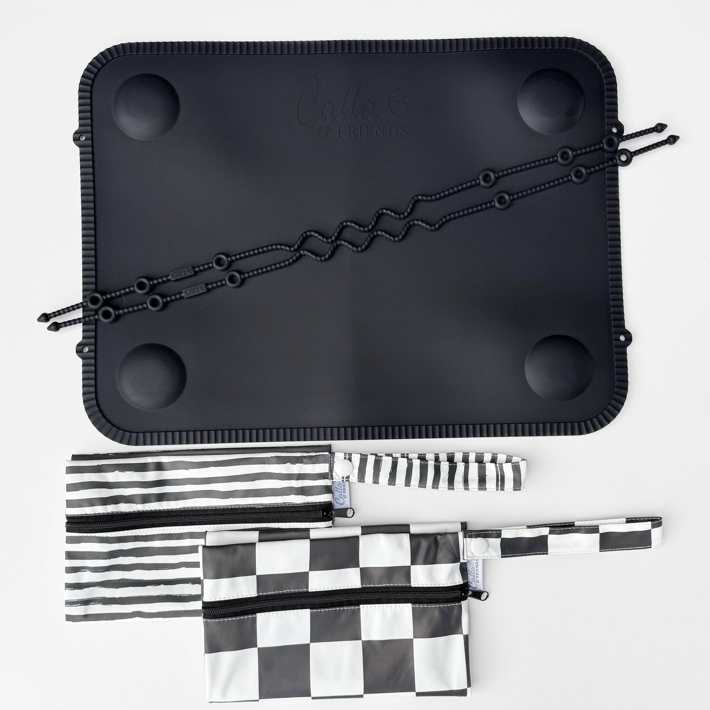 The Tidy Traveler - Solid Placemat Set: Black Checkered
