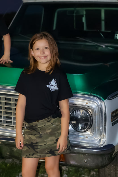 Mama's Girl Flame Heart Graphic T-shirt